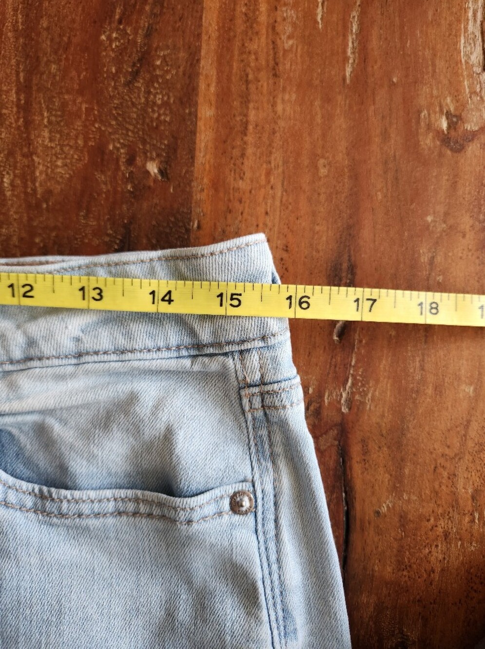 American Eagle Low Rise Wide-Leg Jeans In Faded Light Wash 4 - Picture 10 of 13